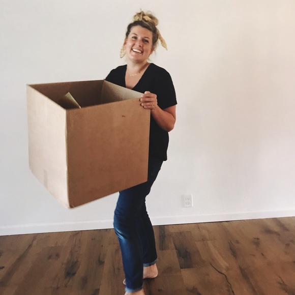 Meet your Posher, Taylor - Picture 3 of 6